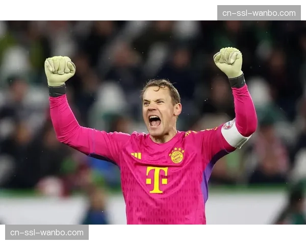 特写：诺伊尔神勇三连扑，力保拜仁球门不失