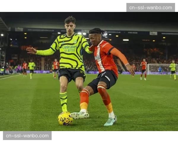 从非联赛到英超首发：卢顿镇后卫门吉的非凡旅程