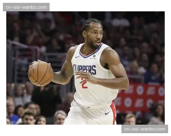 伤病报告:莱昂纳德(膝盖管理)出战成疑,乔治确认可出战 伤病报告:莱昂纳德(膝盖管理)出战成疑,乔治确认可出战